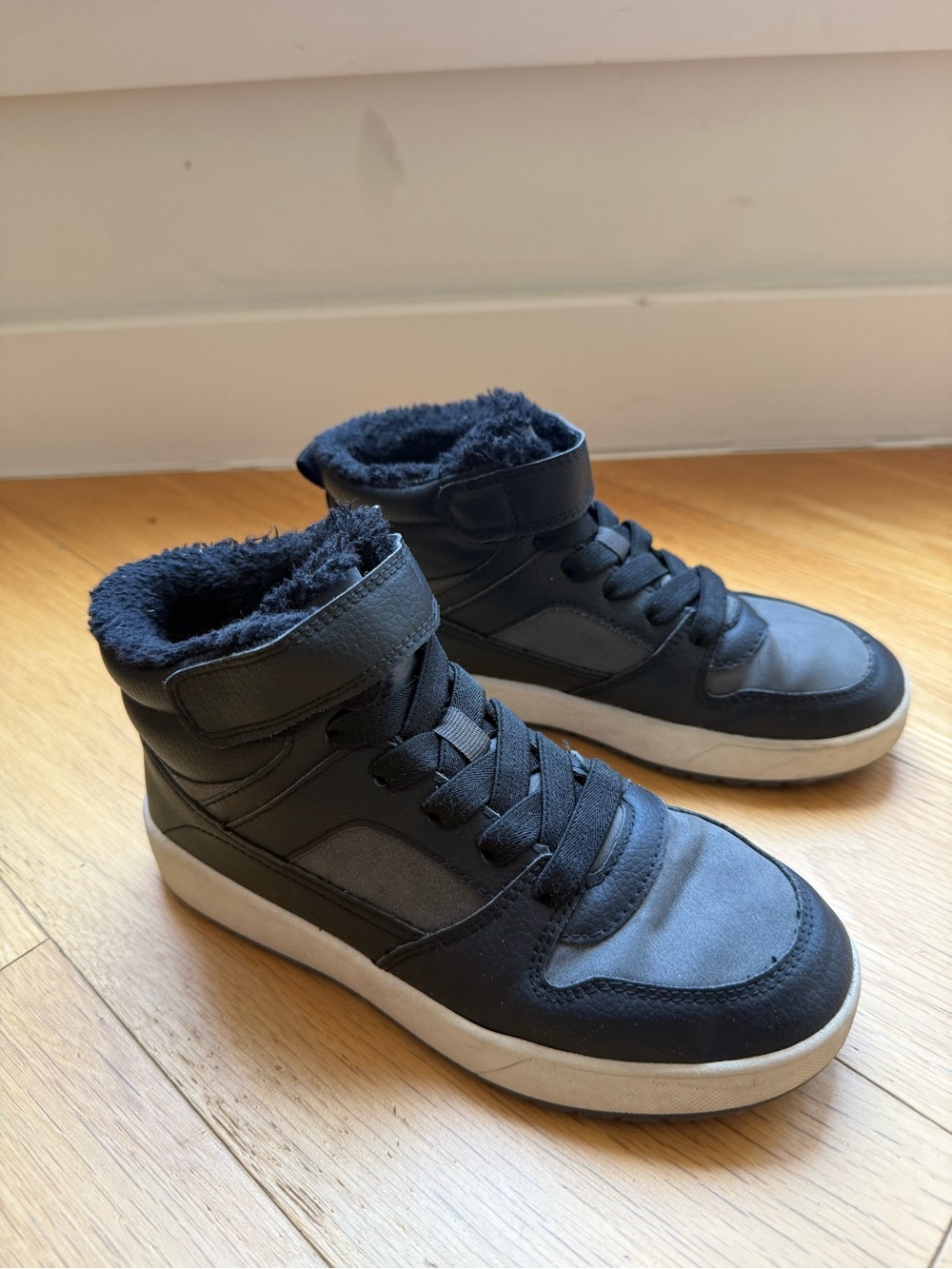 H&M Black High-Top Kids Fleece-lined Sneakers with White Sole